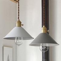 Lampe suspendue de type industriel