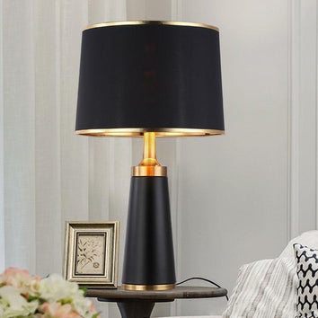 Lampe de table moderne abat-jour noir
