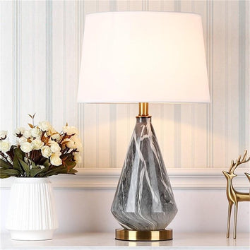 Lampe de table en céramique contemporaine