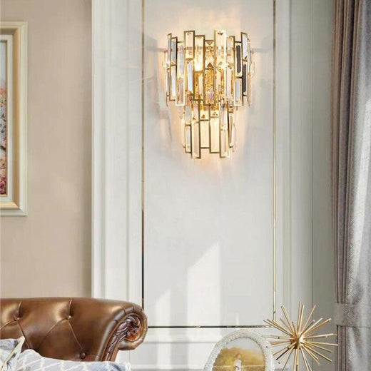 Lampe murale en cristal dorée au design luxueux