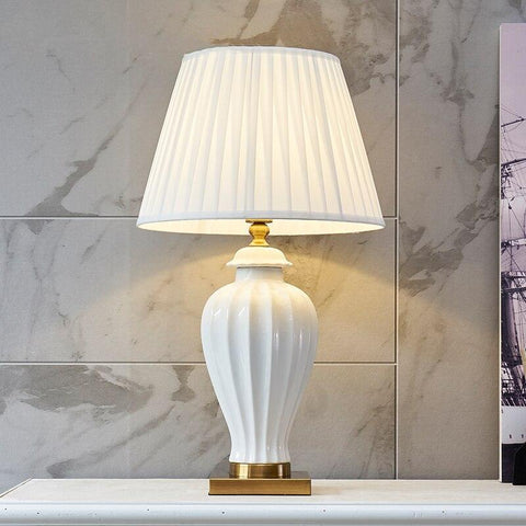 Lampe de table Nerado simple tout en blanc