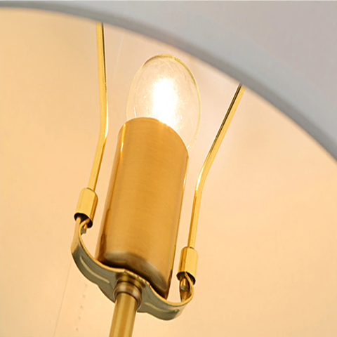 Lampadaire chic en laiton